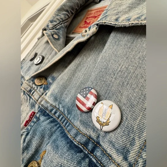 Levi Strauss Denim Vest - Picture 3 of 5